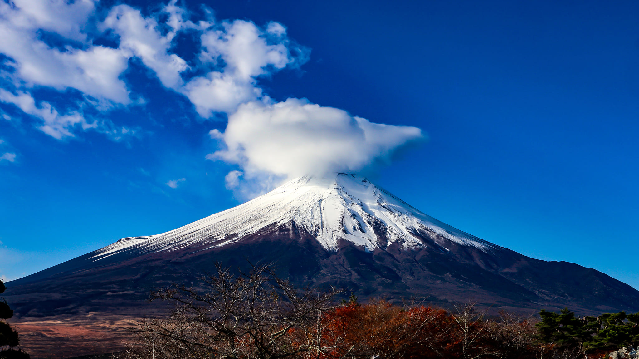 Fuji under cloud